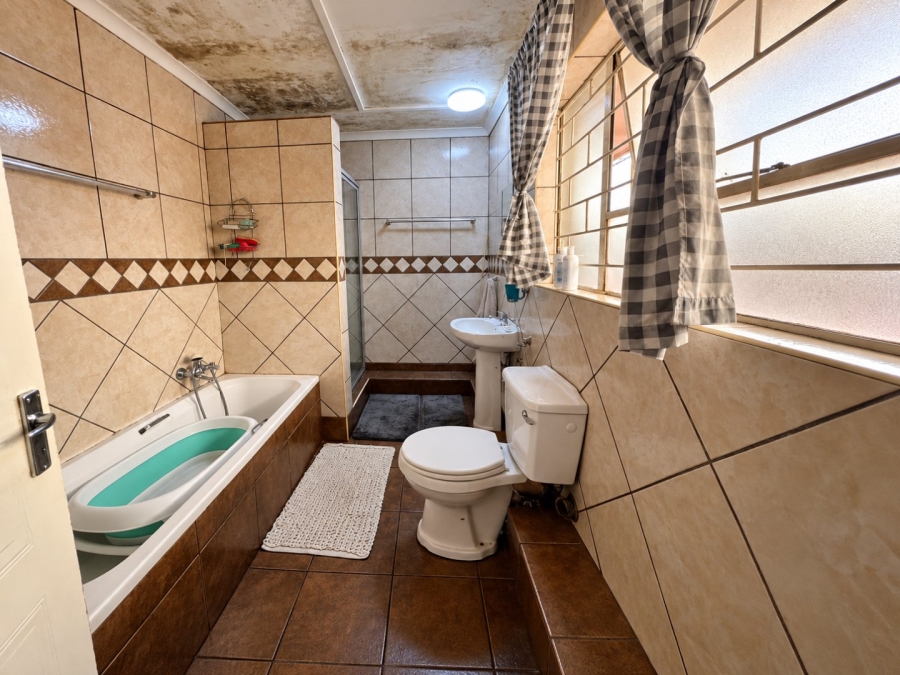 2 Bedroom Property for Sale in Vaalpark Free State
